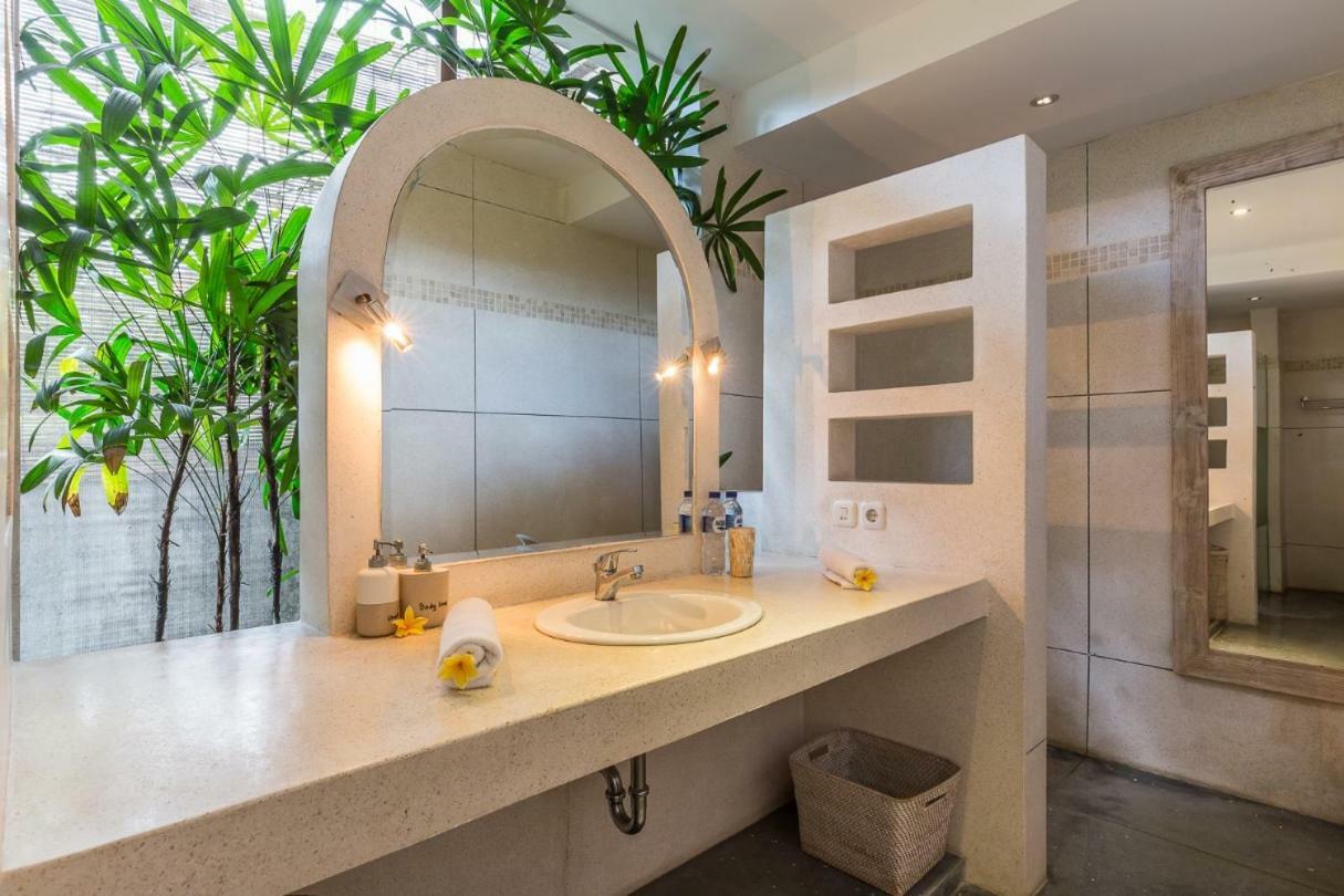 Villa Nuri Merah 1 Kerobokan Exteriör bild