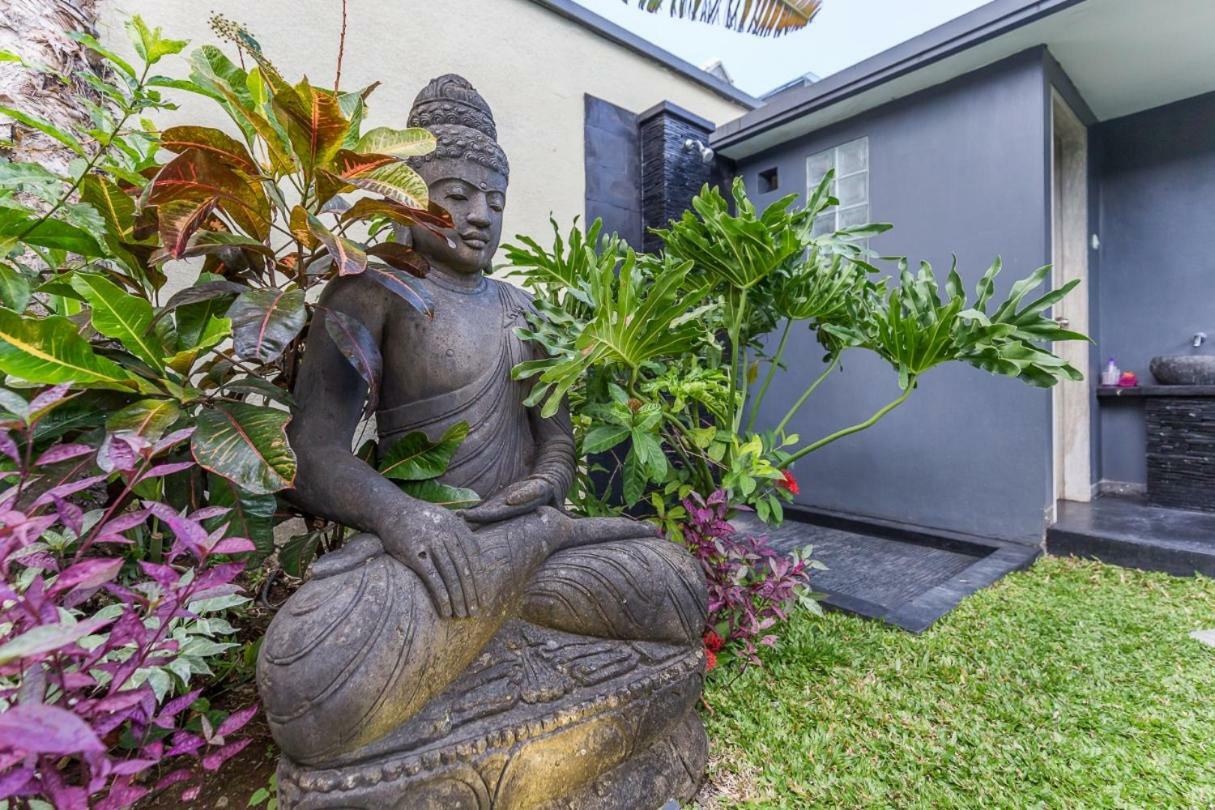 Villa Nuri Merah 1 Kerobokan Exteriör bild